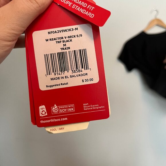 NWT. North Face. Reactor T-Shirt. Black Color. Size Medium. Womens. - Picture 6 of 9